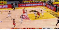 12中3！解说调侃塔克：胡金秋还是很了解队友 看到他上篮赶紧抢板配图