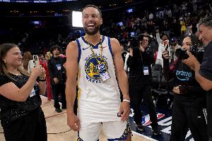 乔·约翰逊:李宁肯定给了库里大合同 库里品牌后面也会签NBA球员配图