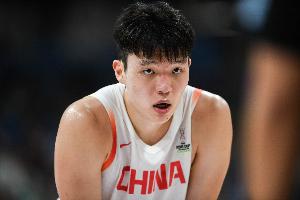 杨瀚森：代表国家队出战是每一个运动员的梦想 我会尽快调整状态配图