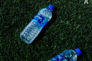 TA：世界杯禁止携带水瓶入场引发争议，被质疑纯粹是为了捞钱配图