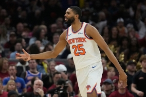 拒绝半场开香槟！尼克斯2-0回主场，布里奇斯：时刻保持必胜决心配图