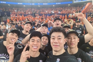 生涯第四冠！张镇麟：感谢大家一路的支持与陪伴🏆🏆🏆🏆配图
