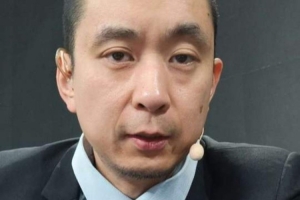 解说：今天的比赛马刺不配赢 这场失利对他们来说是致命的配图