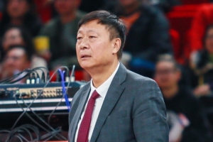 李秋平:希望上海男篮建立王朝 球队有这个实力也有这个希望配图