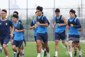 经过了短暂休整,武汉三镇一线队今日收队集结配图