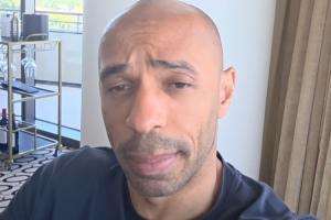 批评姆巴佩不和坎特握手?亨利本人辟谣:我没说,别信网上的东西配图